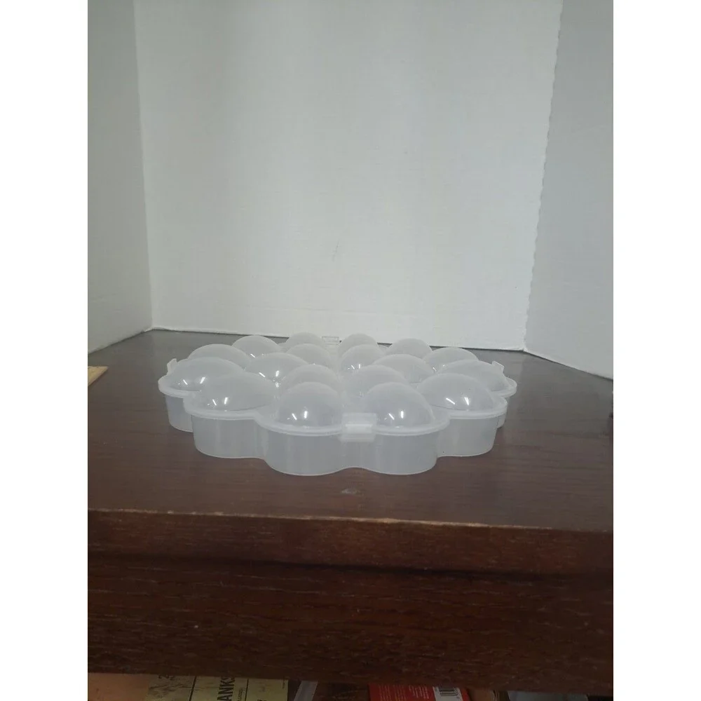 Plastic Egg Holder Holds 18 Eggs Snap On Locking Lid